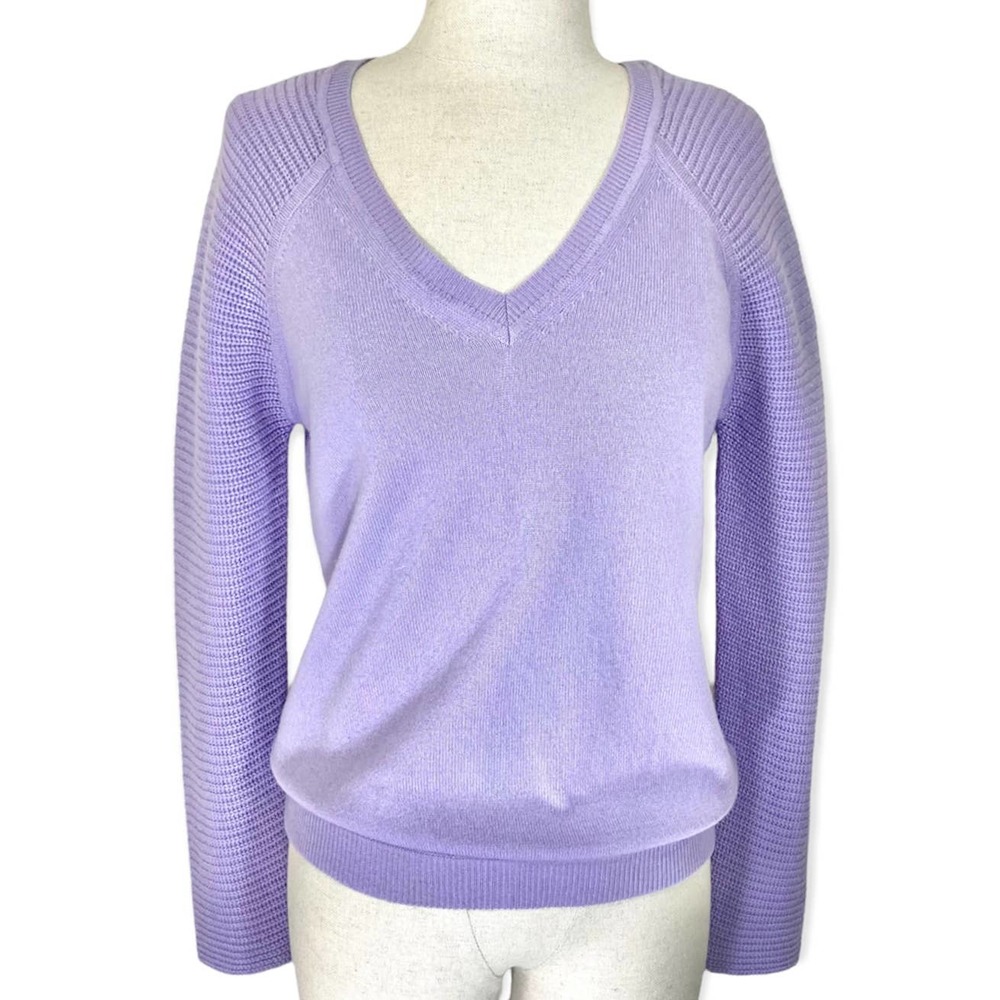 Peserico wool silk cashmere sweater, lavender V-neck Italian size 44/medium